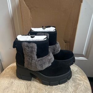 UGG Brooklyn Sunburst Black/Gray Fur Winter ankle Boots Sz 7